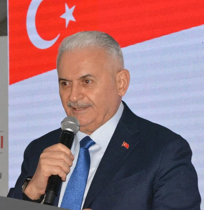 Binali Yıldırım'dan Bakü mesajı: Azerbaycan'ın iç işlerine karışmak kimin haddine?