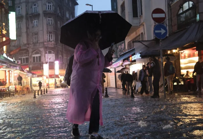 İstanbul da listede: Yarın 10 il için turuncu, 26 il için sarı kodlu uyarı