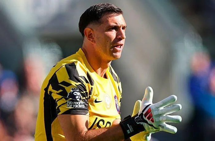 Emiliano Martinez ameliyat oldu