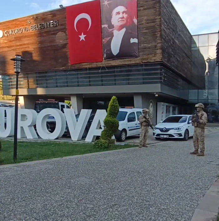 Çukurova Belediyesi'nde ihale ve rüşvet operasyonu: 44 gözaltı kararı