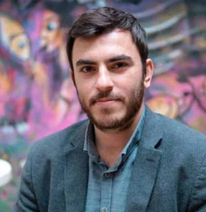 Gazeteci İsmail Arı hakkında gözaltı kararı: Emniyete götürüldü
