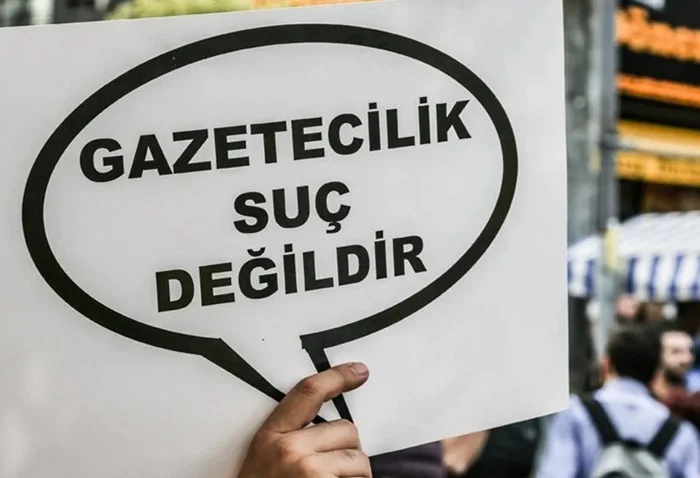Gazeteciler sokağa çıkıyor: "Artık yeter, nefes alamıyoruz"