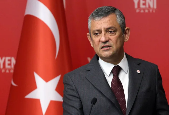 Özgür Özel'den 'Karanlık Dönem' vurgusu: Direnenlere selam olsun