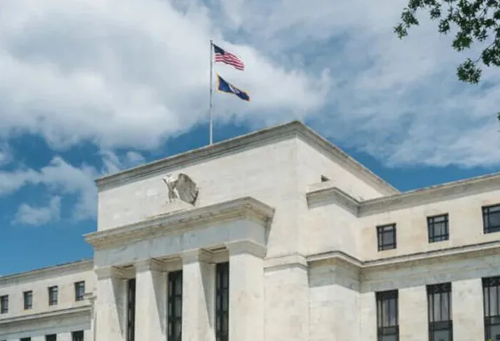 التوقعات تشير إلى إبقاء أسعار الفائدة دون تغيير من قبل الفيدرالي