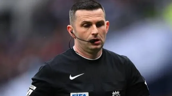 Michael Oliver Türkiye Kosova play-off finalinde düdük çalacak