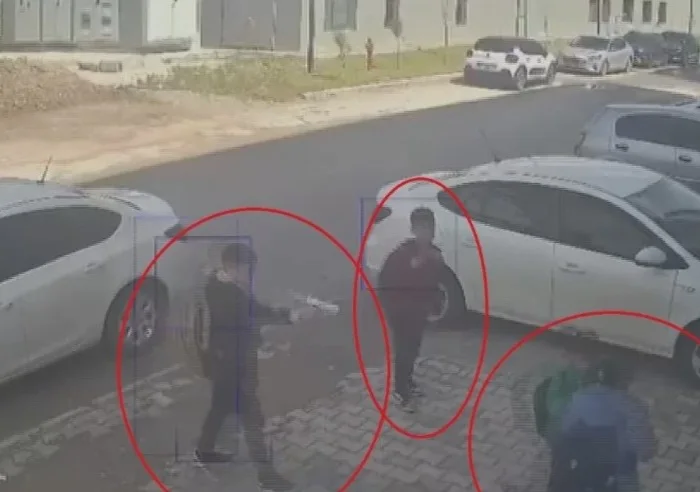 11 Yaşında Oyuncak Silahla Gasp