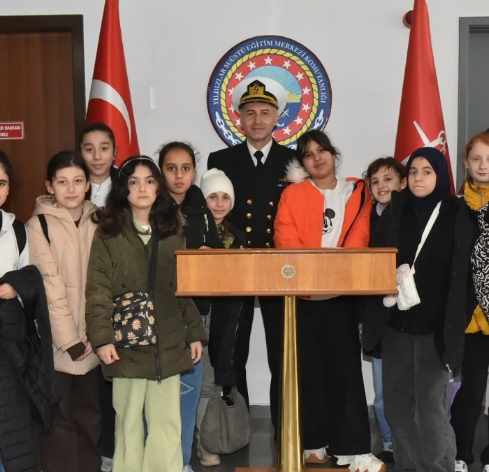 Mehmetçikle Bir Gün: Öğrenciler Donanmayı Ziyaret Etti