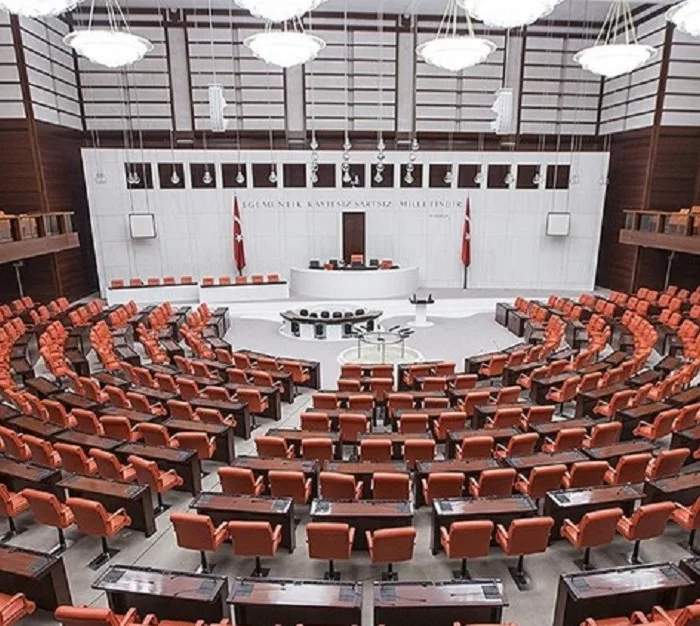Meclis’te "Divan" Engeli: Kritik Düzenlemeler Haftaya Kaldı