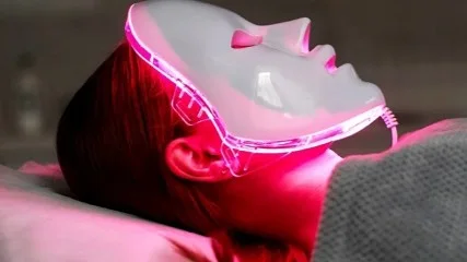 Kırmızı ışık yüz maskeleri gerçekten işe yarıyor mu?