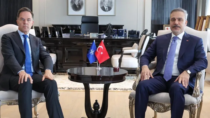 Hakan Fidan, Mark Rutte ile görüştü