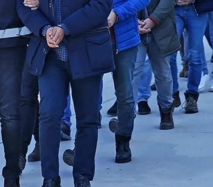 Bağış paralarıyla lüks yaşam: 21 kişi gözaltında