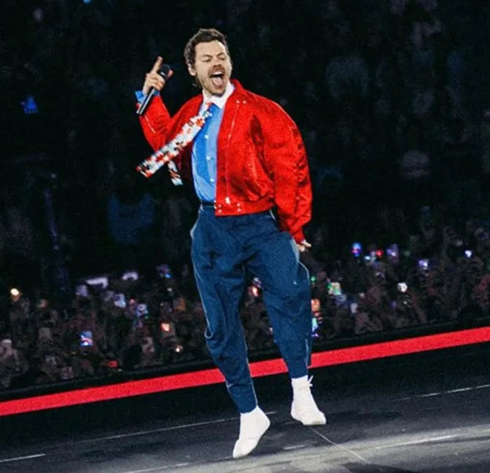 Harry Styles turnesinde “görüş engeli” krizi