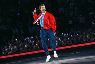 Harry Styles turnesinde “görüş engeli” krizi