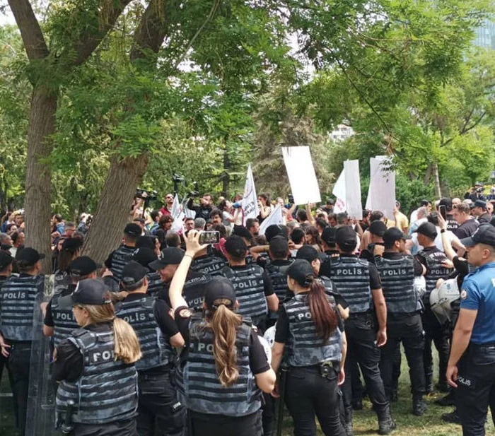 Öğretmen eylemine polis müdahalesi: 41 gözaltı
