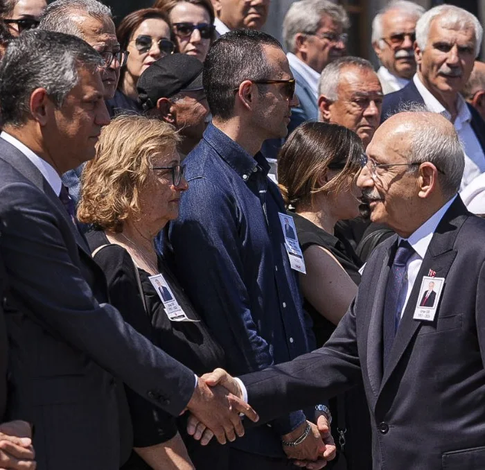 Kılıçdaroğlu ve Özel butlan kararı sonrası ilk kez tokalaştı