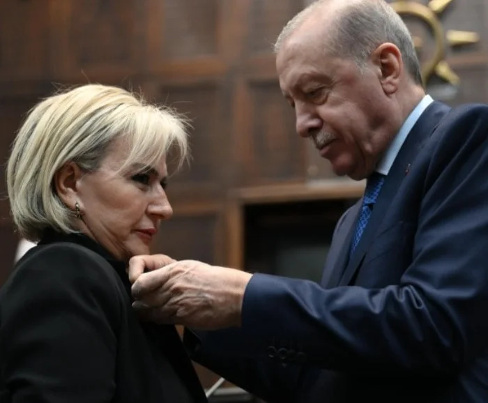 AK Parti'ye geçen Nimet Özdemir'in diploması tartışma yarattı