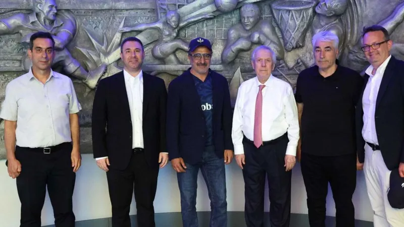 Chobani CEO'su Hamdi Ulukaya'dan Fenerbahçe'ye Ziyaret