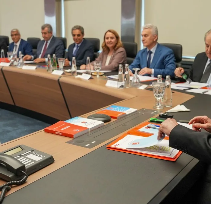 CHP MYK'dan yeni kararlar: 26 il başkanı görevden alındı