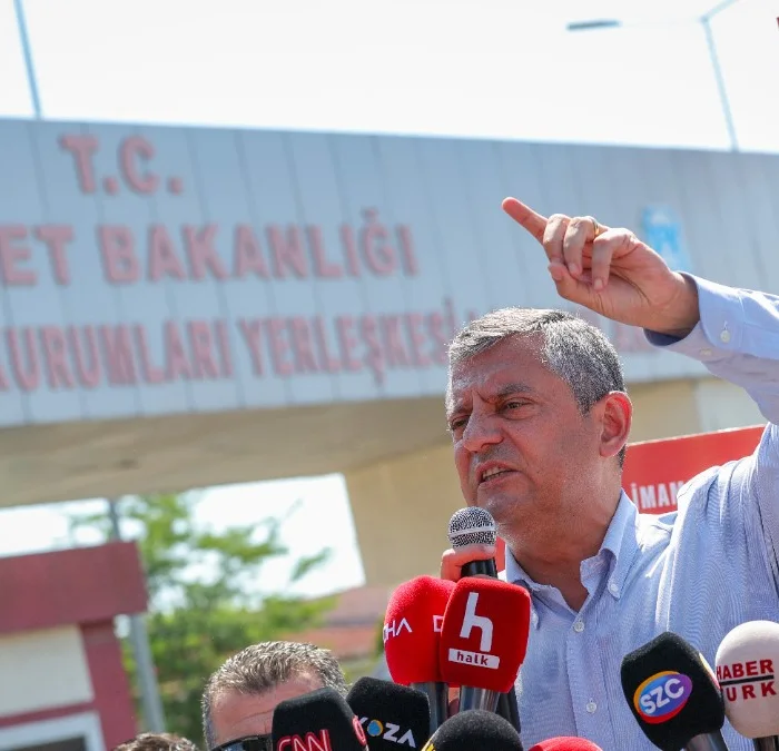 CHP lideri Özgür Özel: "Hangimizin Cumhurbaşkanı olacağının önemi yok"