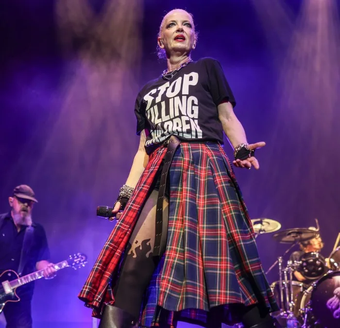 Garbage’dan Türkiye’de unutulmaz gece: “The World Is Not Enough” sürprizi