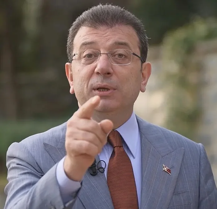 İmamoğlu'ndan gençlere çağrı: "Bu zihniyetten kurtulma zamanıdır"