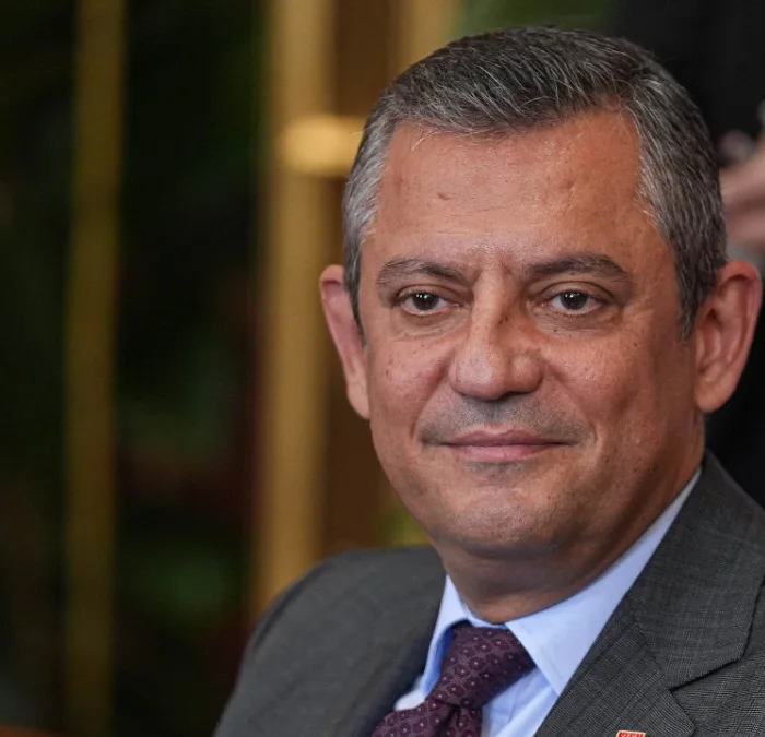 CHP'de belediye başkanları ve teşkilatlardan peş peşe istifalar