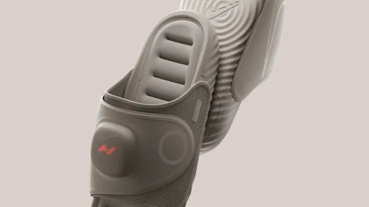 Nike'tan akıllı terlik hamlesi: Air Zoom Hyperslide tanıtıldı