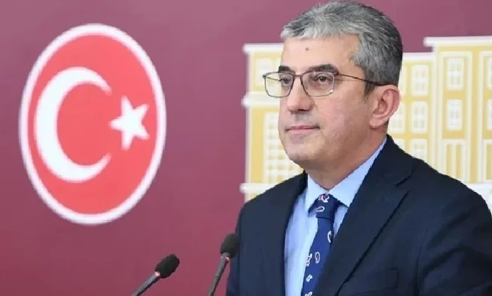 Gökhan Günaydın’dan Cemil Tugay açıklaması: “Halk gerekli reaksiyonu gösterir”