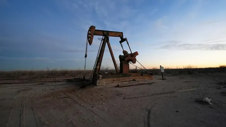 Petrol piyasası hareketlendi: Brent ve WTI yükselişe geçti