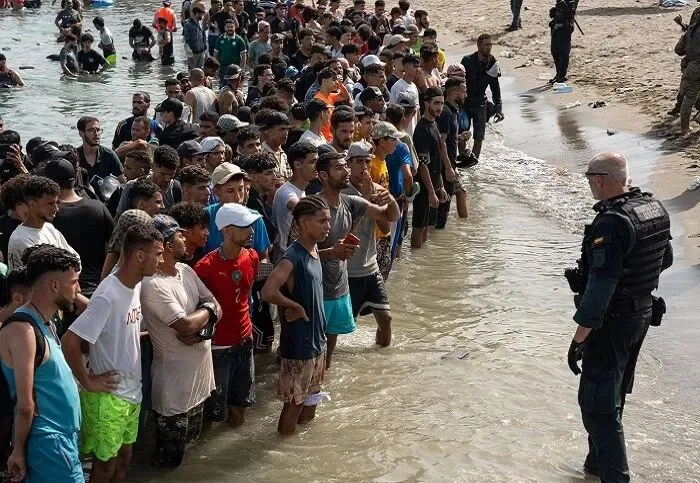 Sebte'de göç krizi: Neden on binlerce kişi aynı anda sınıra yöneldi?