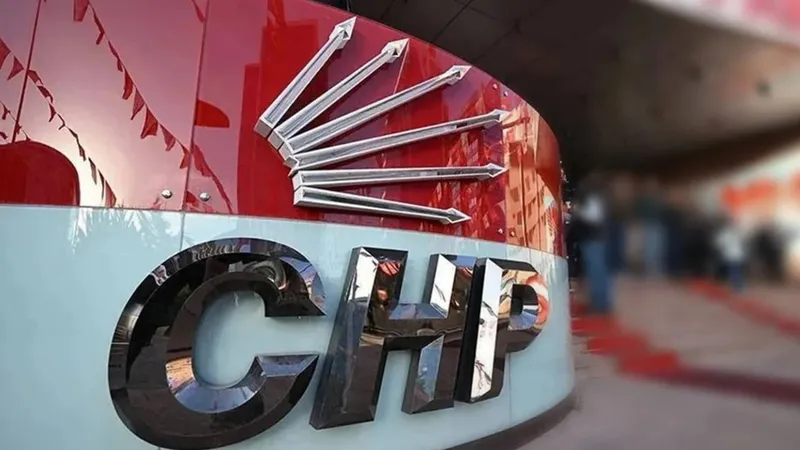 CHP'de kurultay ve disiplin süreçleri gündemde