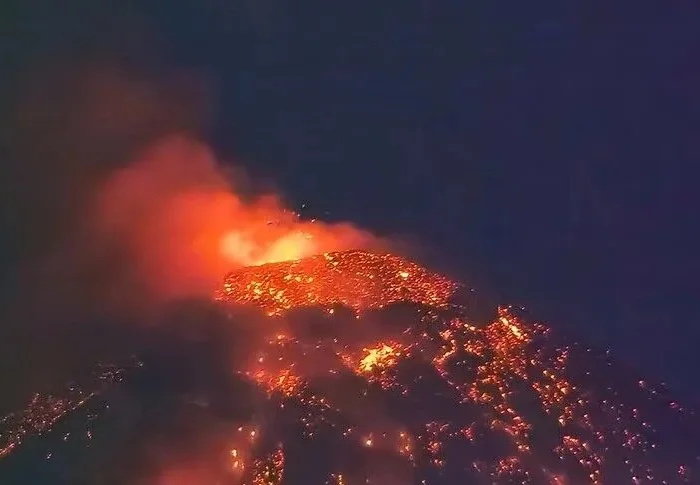 Guatemala'da Fuego Yanardağı yeniden faaliyete geçti