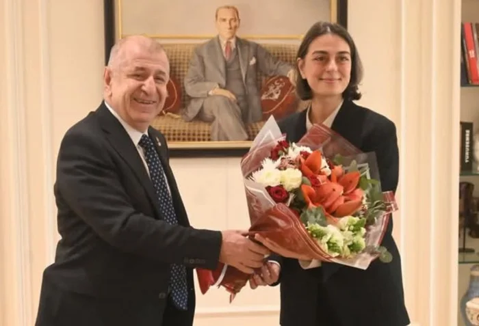 Ümit Özdağ, Sinem Dedetaş ve Oğuzhan Uğur'u cezaevinde ziyaret etti