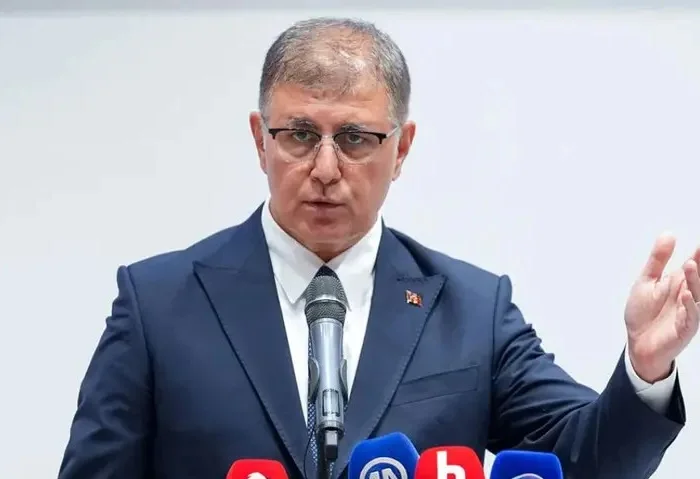 Cemil Tugay’ın AK Parti’ye geçeceği iddiaları İzmir siyasetini hareketlendirdi
