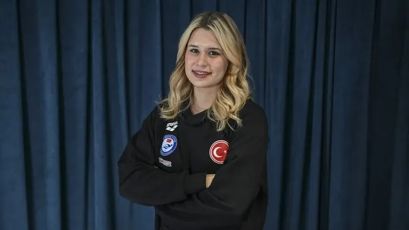 Milli para yüzücü Defne Kurt, Avrupa'da gümüş madalya kazandı