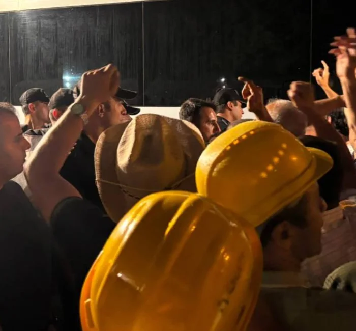 Bakanlık önündeki madencilere yine polis müdahalesi