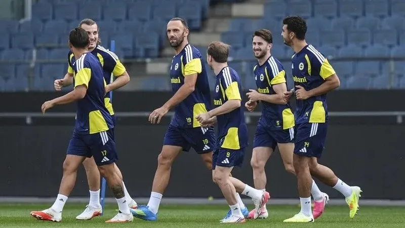 Fenerbahçe, Şampiyonlar Ligi play-off'unda Olimpik Lyon'u ağırlıyor