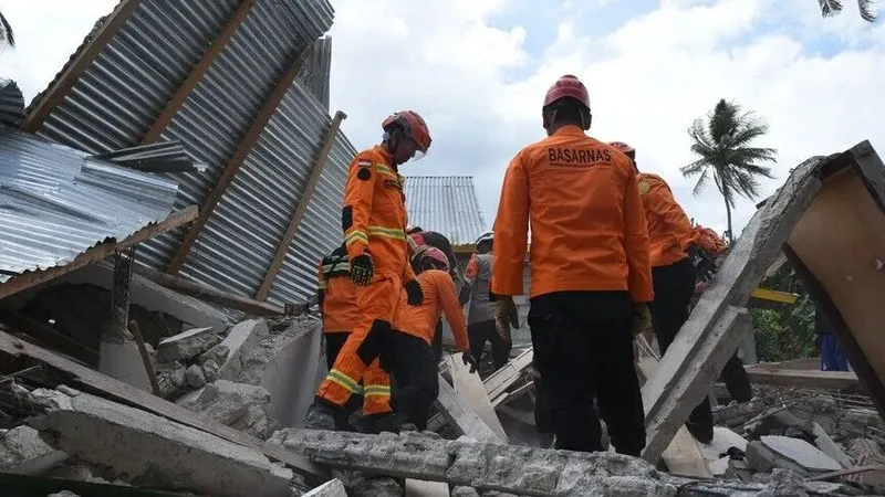 Endonezya’daki depremde can kaybı 103’e yükseldi