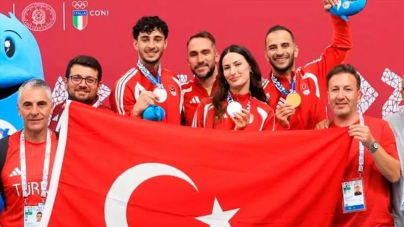 Milli güreşçilerden Taranto’da tarihi başarı: 15 madalya
