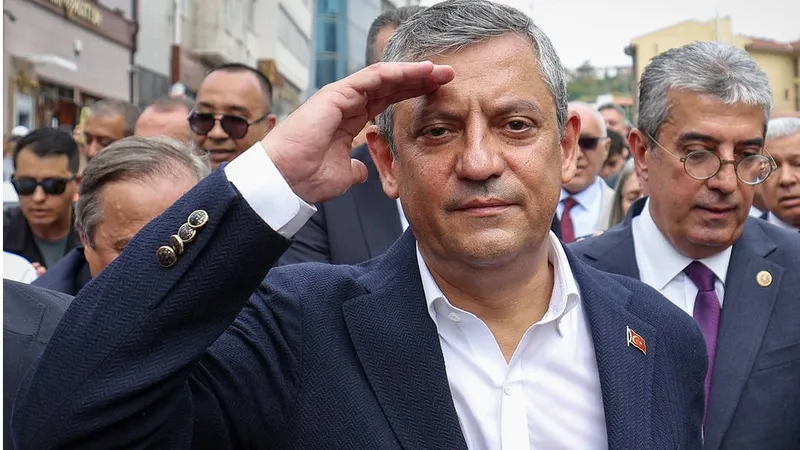 Özgür Özel’den 30 Ağustos mesajı: “Bir ülkenin kaderini değiştirmek inanmakla başlar”