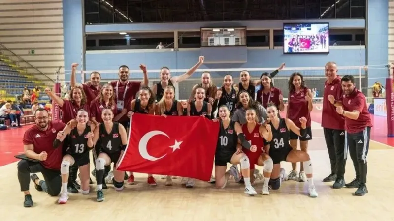 Kadın Milli Voleybol Takımı Akdeniz Oyunları'nda şampiyon: Finalde İtalya'yı 3-0 yendi