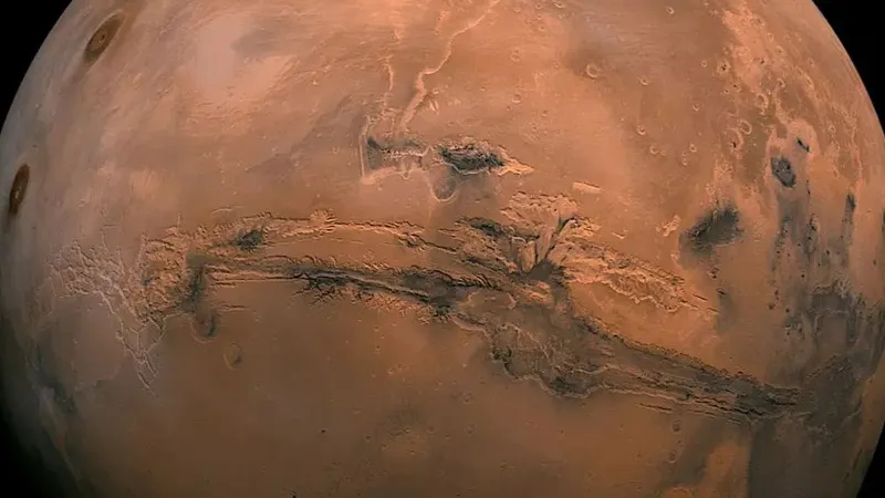 Mars'ın iç yapısında termal asimetri tespit edildi