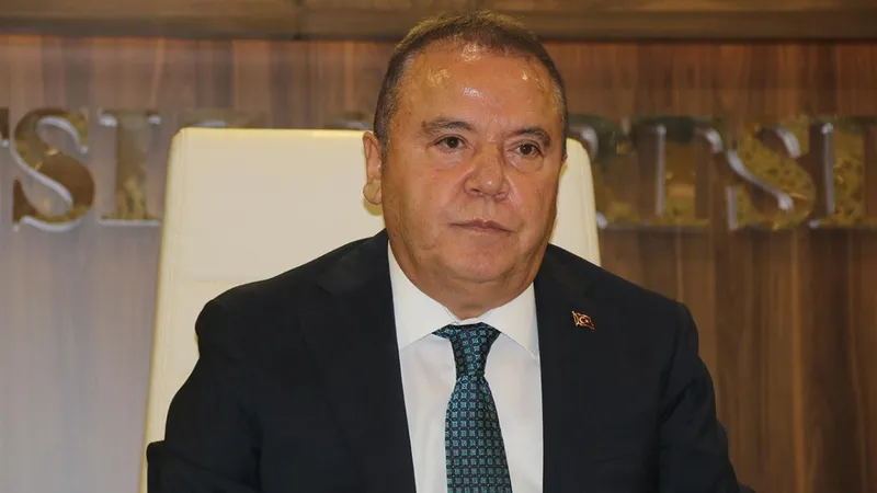 Antalya Büyükşehir Belediyesi soruşturmasında “fuhuş” iddiası: 7 kişi gözaltında