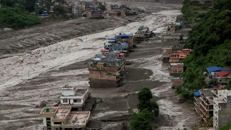 Nepal’de heyelan faciası: Can kaybı 1.290’a yükseldi