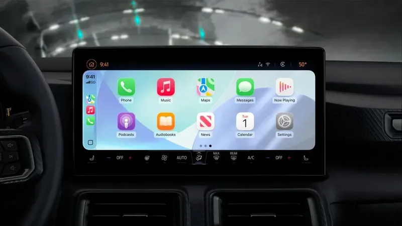 Claude yapay zeka asistanı Apple CarPlay üzerinde kullanıma sunuldu