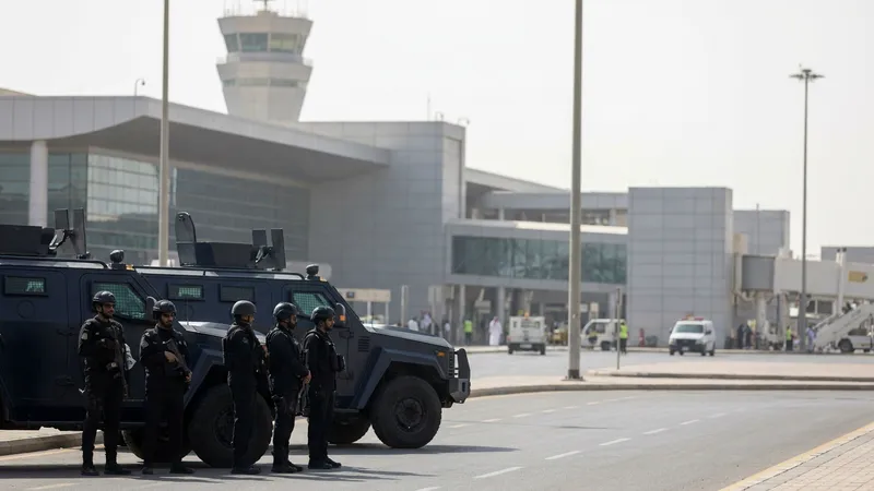 مسؤولون سعوديون: مقتل 12 شخصاً في هجوم على مطار الرياض