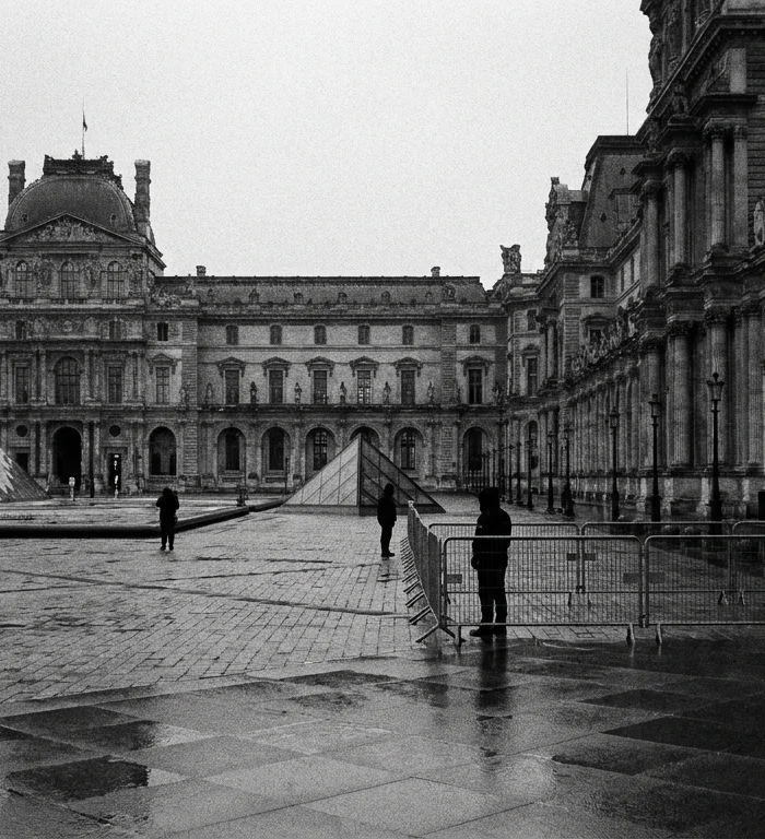 Louvre Müzesi Soygunun Ardından Apollo Galerisi'ni Yeniden Açtı