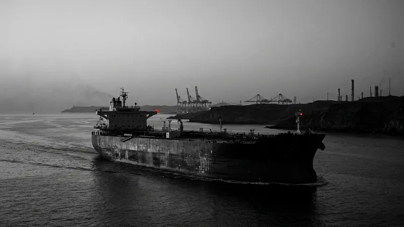 Iran, Oman Propose Temporary Strait of Hormuz Corridor