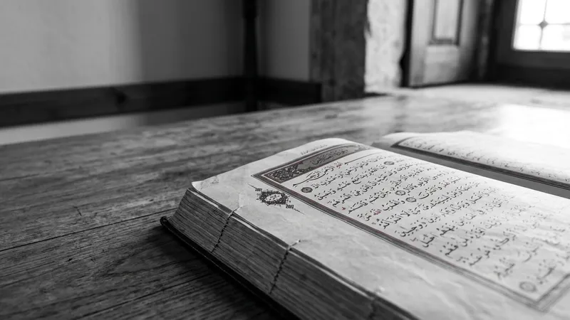 Karadağ'ın Asırlık Emaneti Mushaf-ı Şerif Türkiye'de Yeniden Hayat Buldu