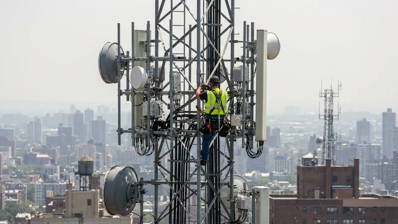 SpaceX spectrum deal sends T-Mobile down 12%